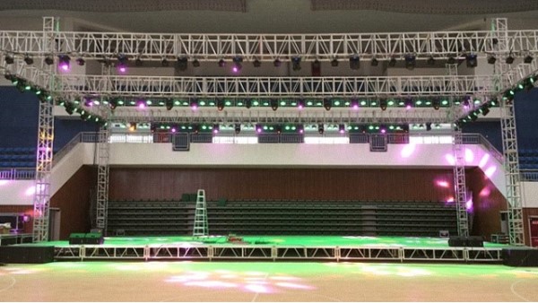 鷹皇科技承接雅安市名山體育館舞臺燈光音視頻工程